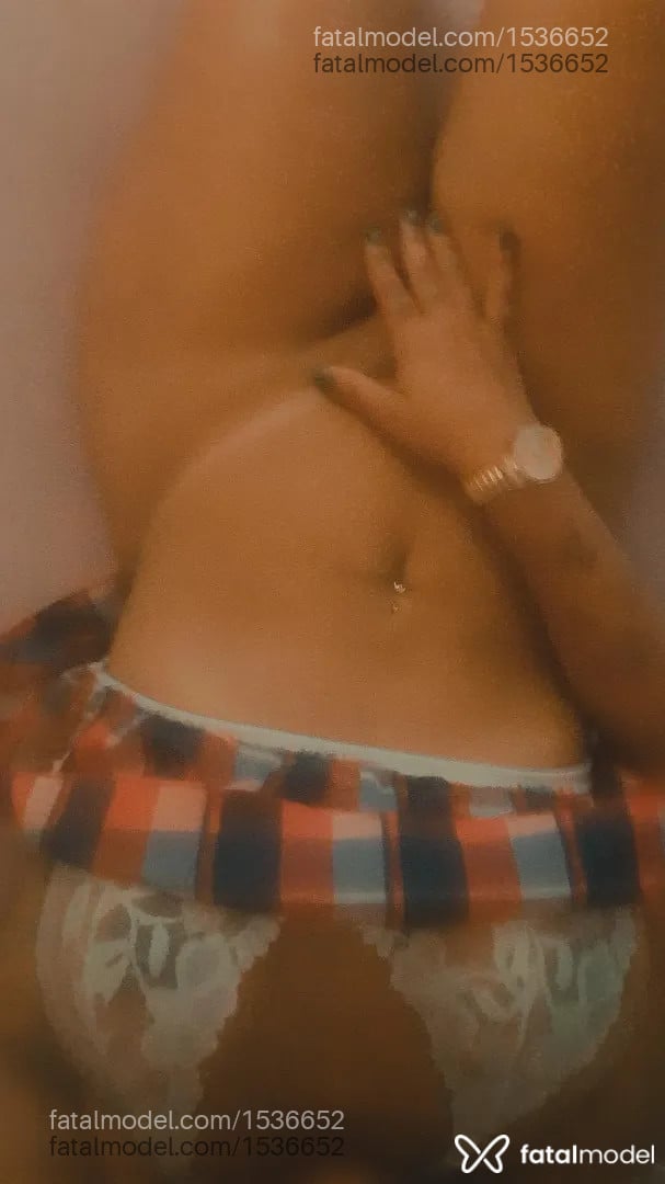 Acompanhante mulher morena (o) de olhos castanhos - Brenda Horny