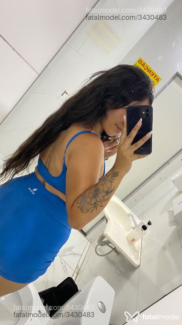 Acompanhante mulher morena (o) de olhos castanhos - Larissa