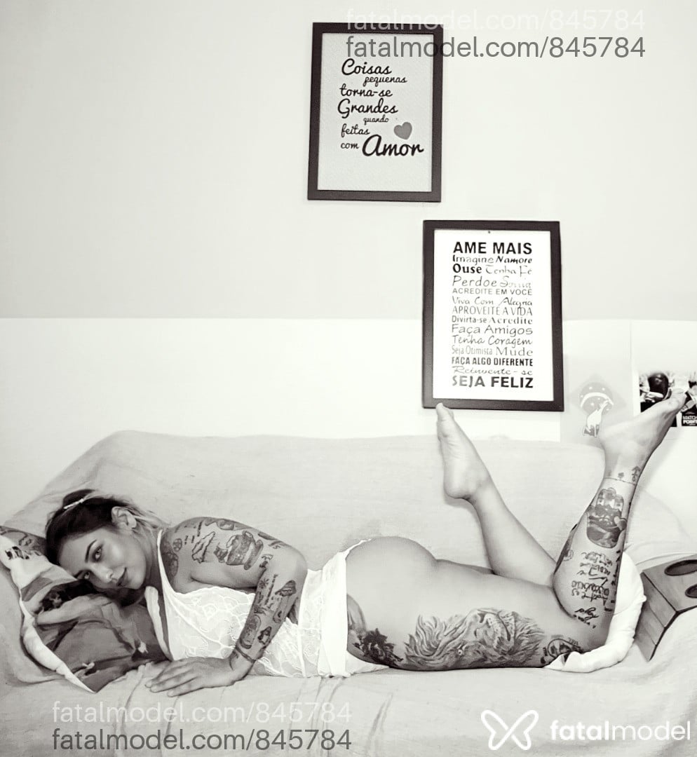 Acompanhante mulher loira (o) de olhos mel - Aline Fernandes