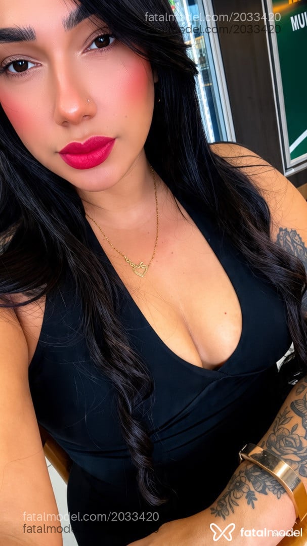 Acompanhante mulher morena (o) de olhos pretos - Paloma