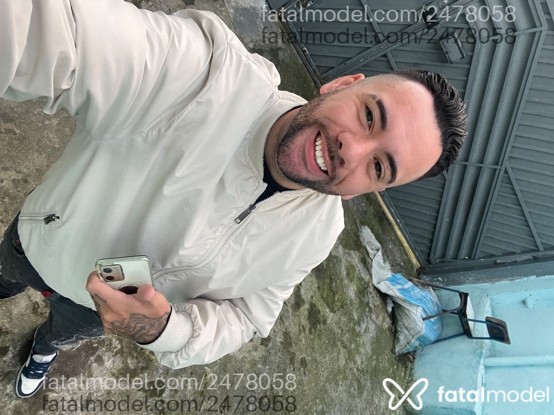 Acompanhante homem com cabelo castanho de olhos castanhos - Fernando