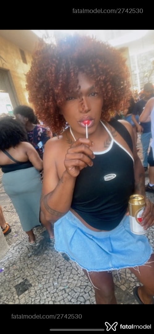 Acompanhante mulher trans morena (o) de olhos castanhos - Preta Rara