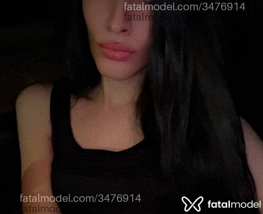 Acompanhante mulher trans morena (o) de olhos verdes - Venetia