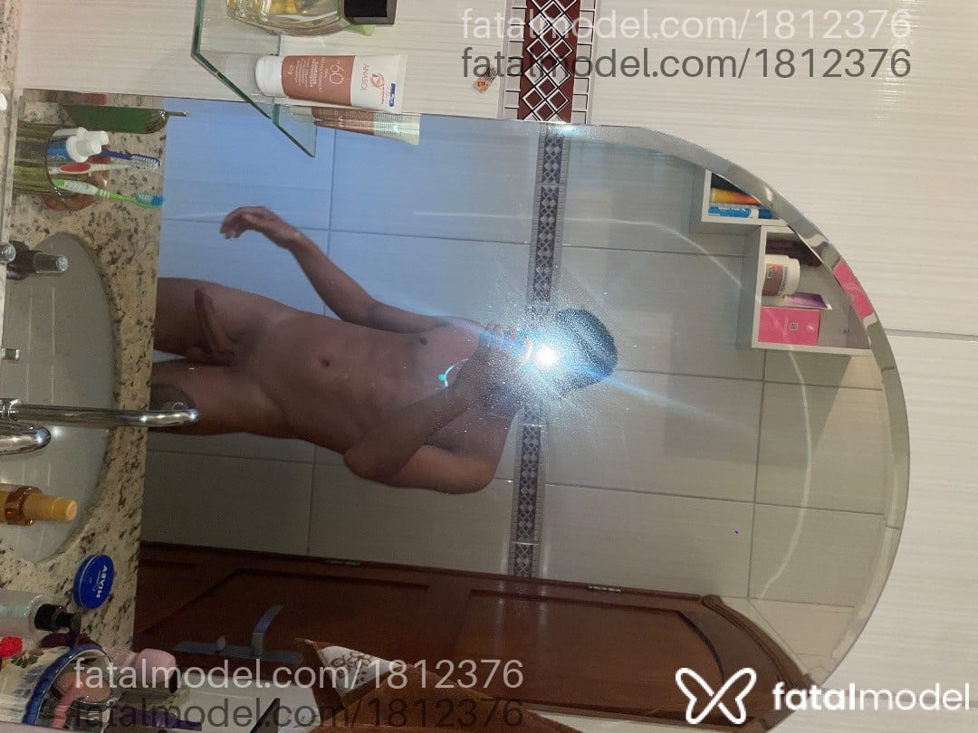 Acompanhante homem com cabelo castanho de olhos mel - Vilela