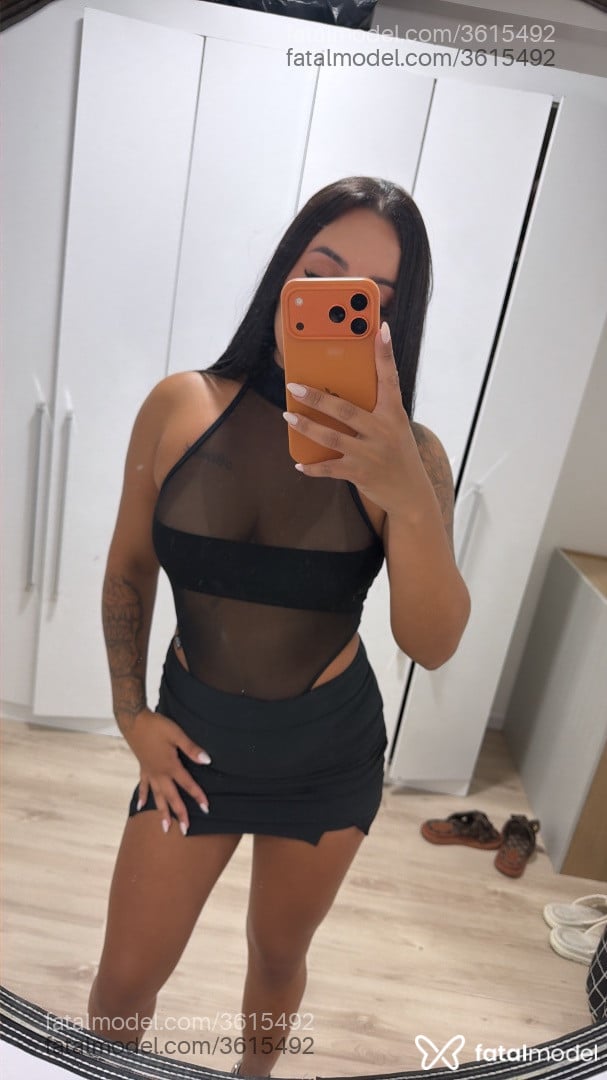 Acompanhante mulher com cabelo castanho de olhos castanhos - Tamiriz Ventura
