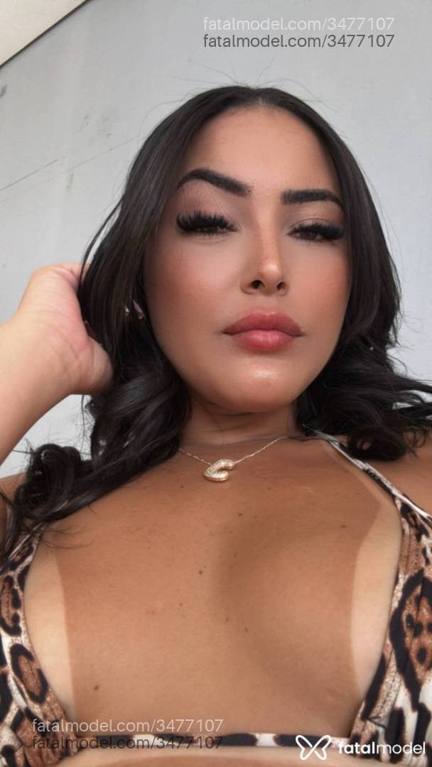 Acompanhante mulher morena (o) de olhos mel - Samira