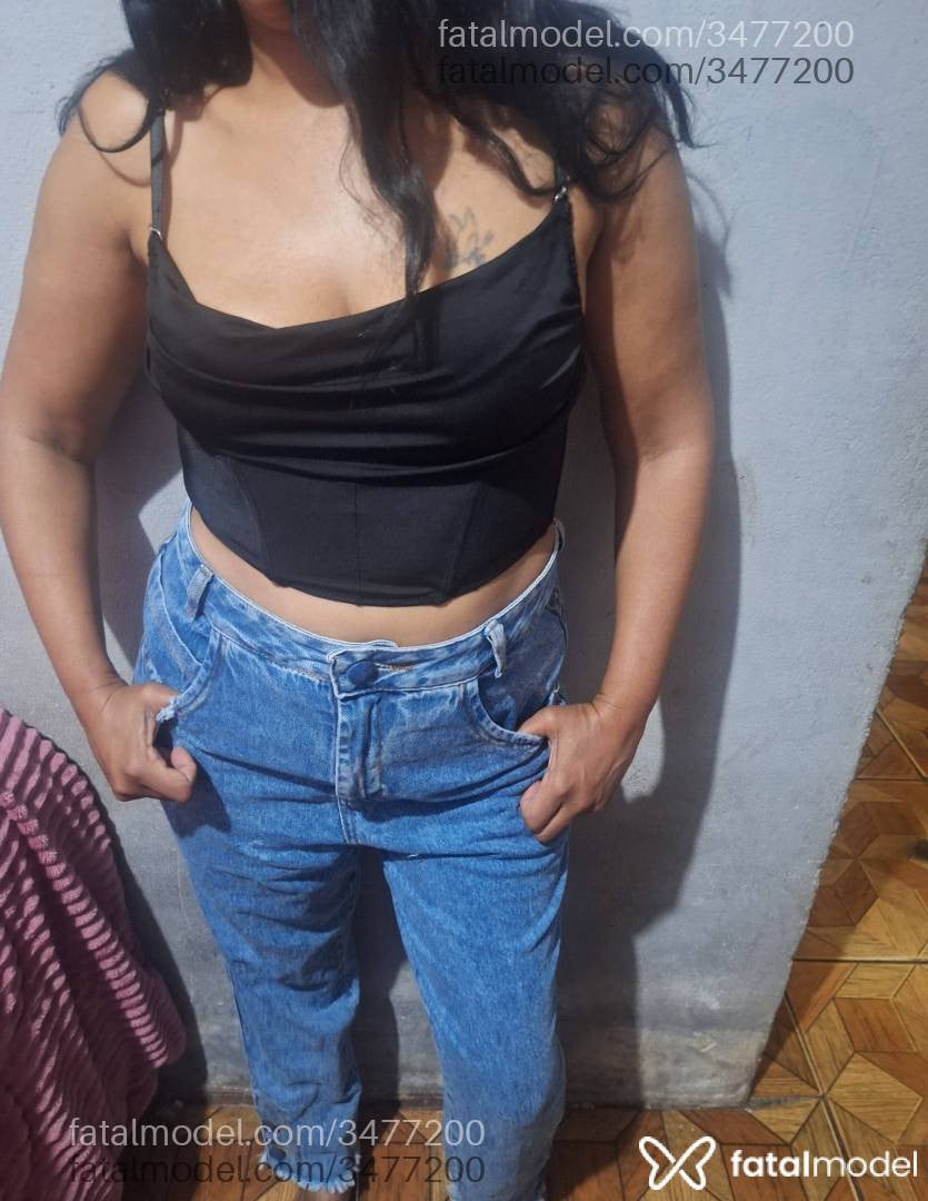 Acompanhante mulher morena (o) de olhos pretos - Alice Tavares
