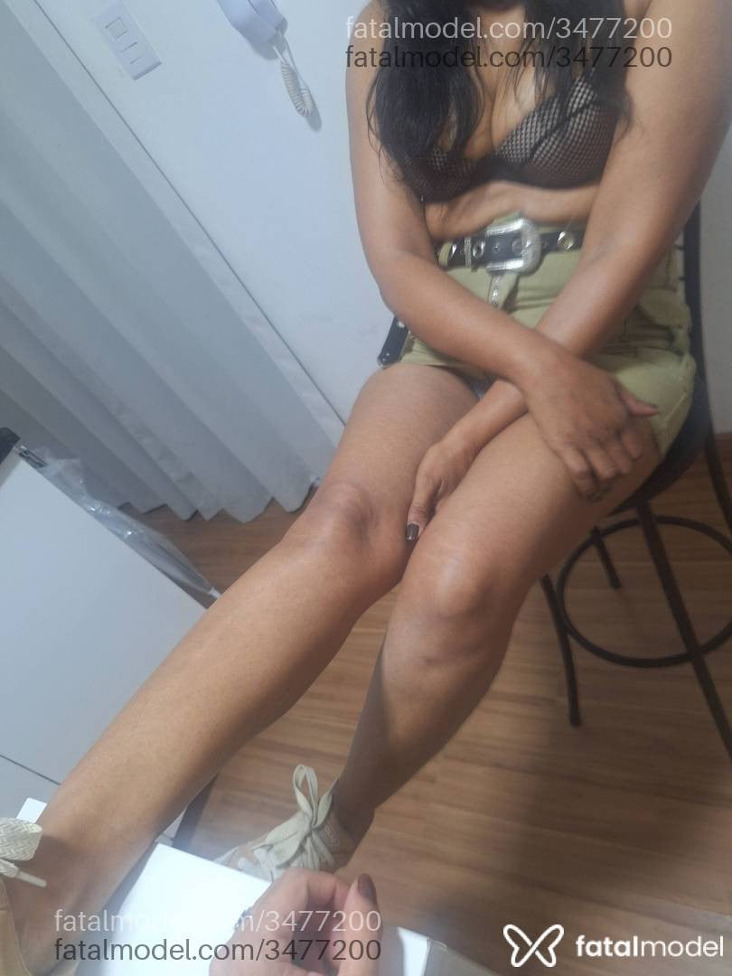Acompanhante mulher morena (o) de olhos pretos - Ayla Dias