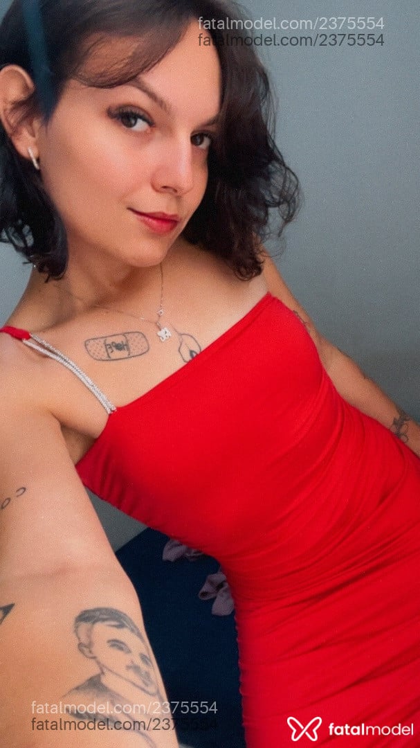 Acompanhante mulher trans morena (o) de olhos castanhos - Mallu