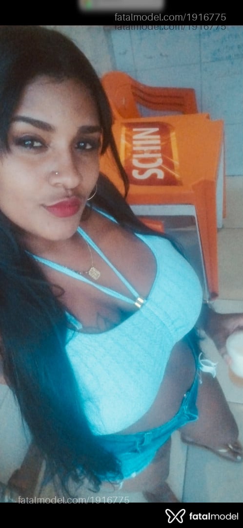 Acompanhante mulher morena (o) de olhos pretos - Miia Lisboa