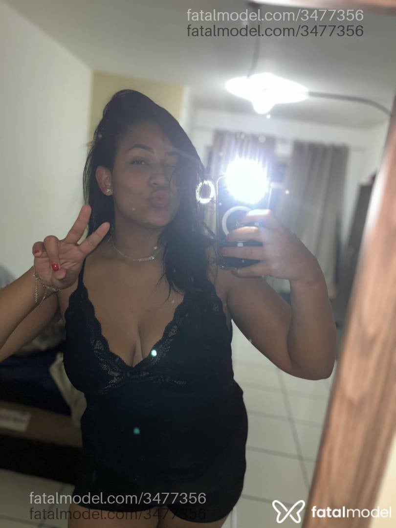 Acompanhante mulher com cabelo castanho de olhos castanhos - Monique