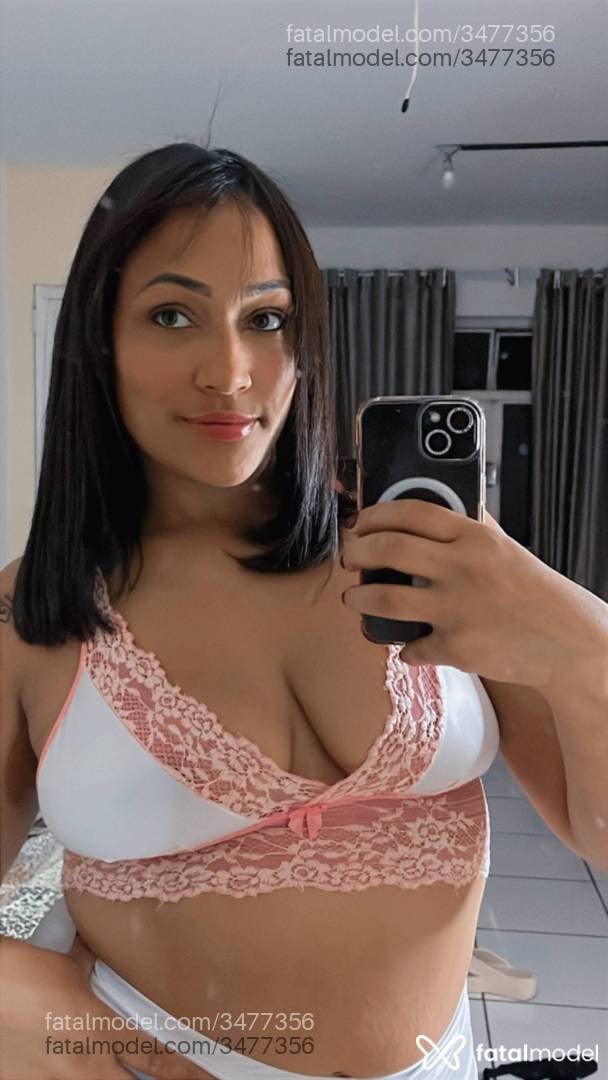 Acompanhante mulher com cabelo castanho de olhos castanhos - Monique