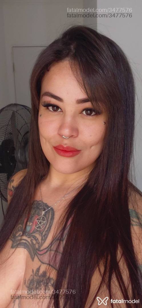 Acompanhante mulher com cabelo castanho de olhos castanhos - Eduarda Ferrarinni