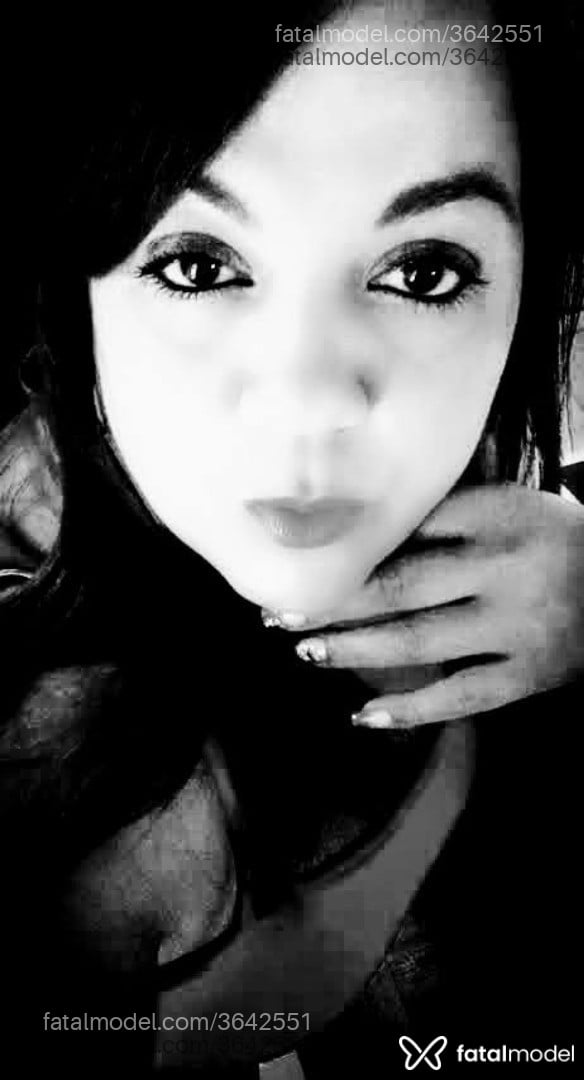 Acompanhante mulher morena (o) de olhos castanhos - Meily