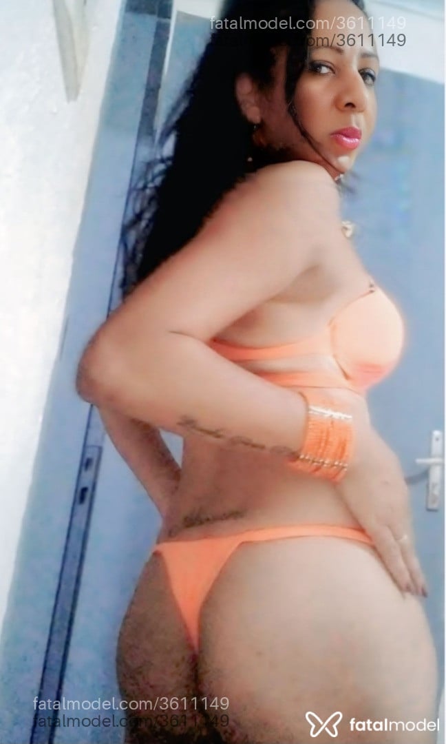 Acompanhante mulher trans morena (o) de olhos mel - Juliana Pavanelly