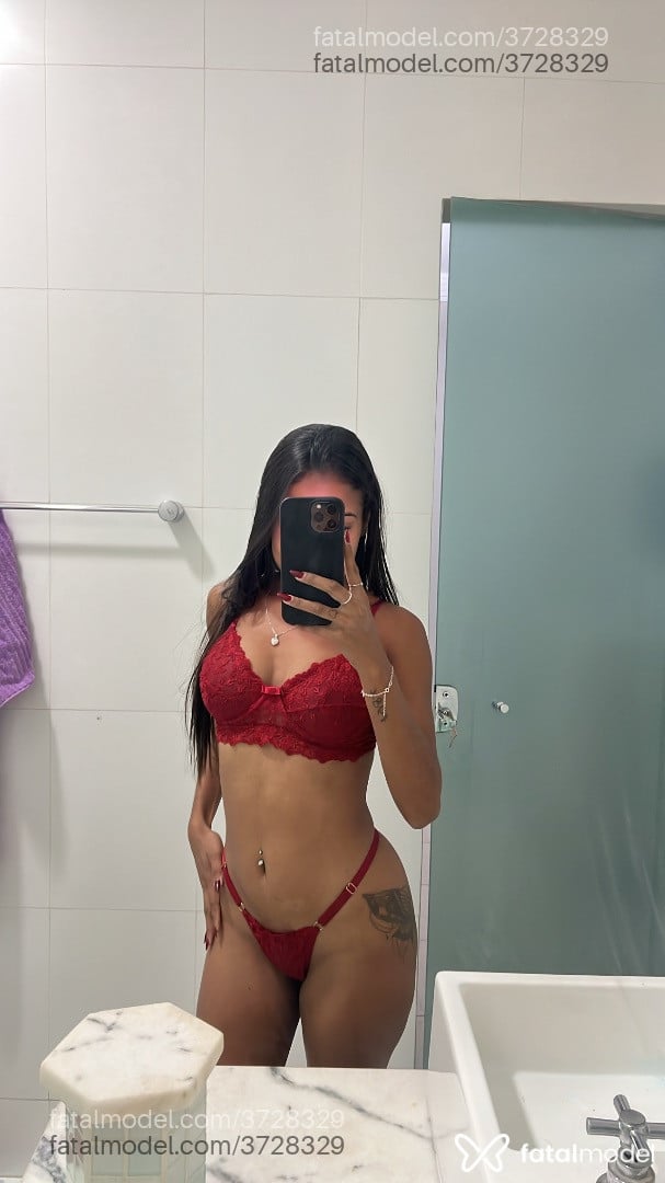 Acompanhante mulher morena (o) de olhos pretos - Larissa Veloso