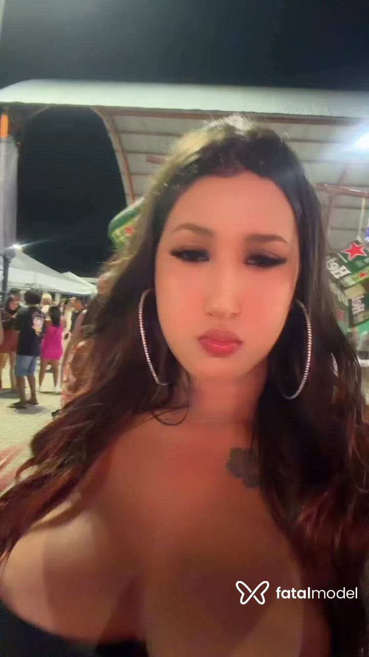 Acompanhante mulher trans ruiva (o) de olhos mel - Vitória Melissa