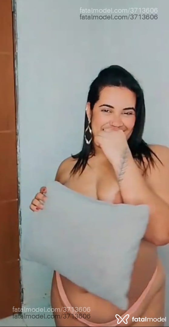 Acompanhante mulher com cabelo castanho de olhos castanhos - Vivian Andrade