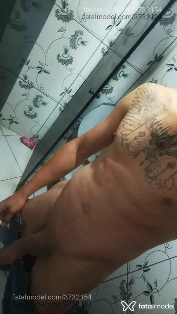 Acompanhante homem com cabelo castanho de olhos castanhos - Alehandro
