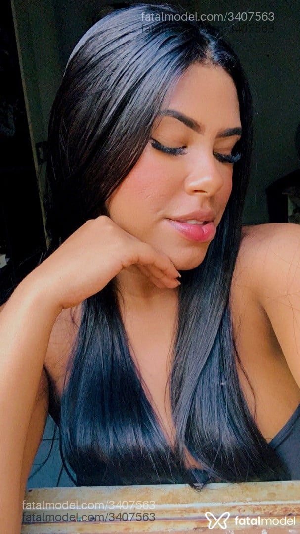 Acompanhante mulher morena (o) de olhos castanhos - Indiana