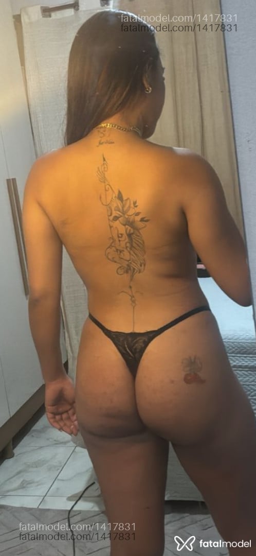Acompanhante mulher morena (o) de olhos castanhos - Karine Alves