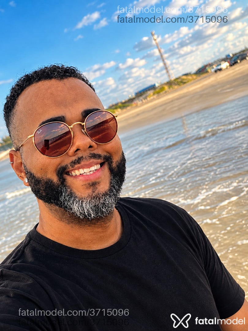 Acompanhante homem morena (o) de olhos pretos - Gspts