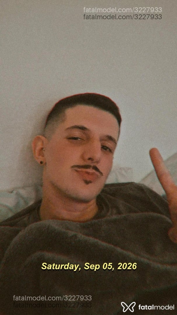 Acompanhante homem com cabelo castanho de olhos castanhos - Matheus