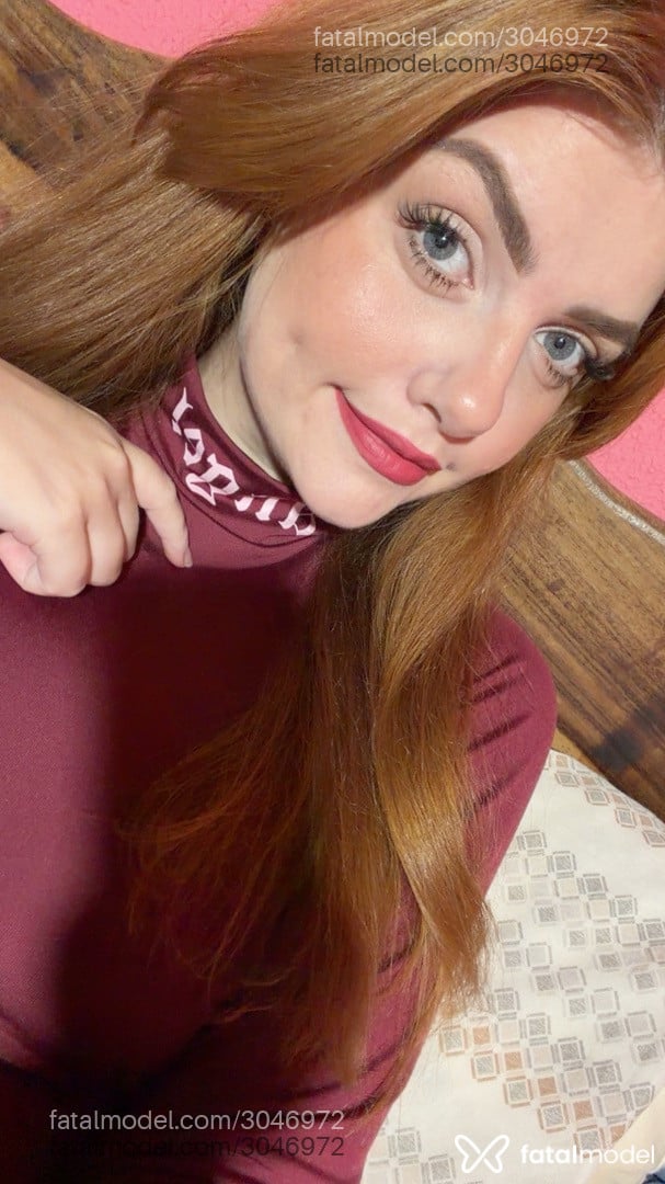 Acompanhante mulher ruiva (o) de olhos azuis - Thata