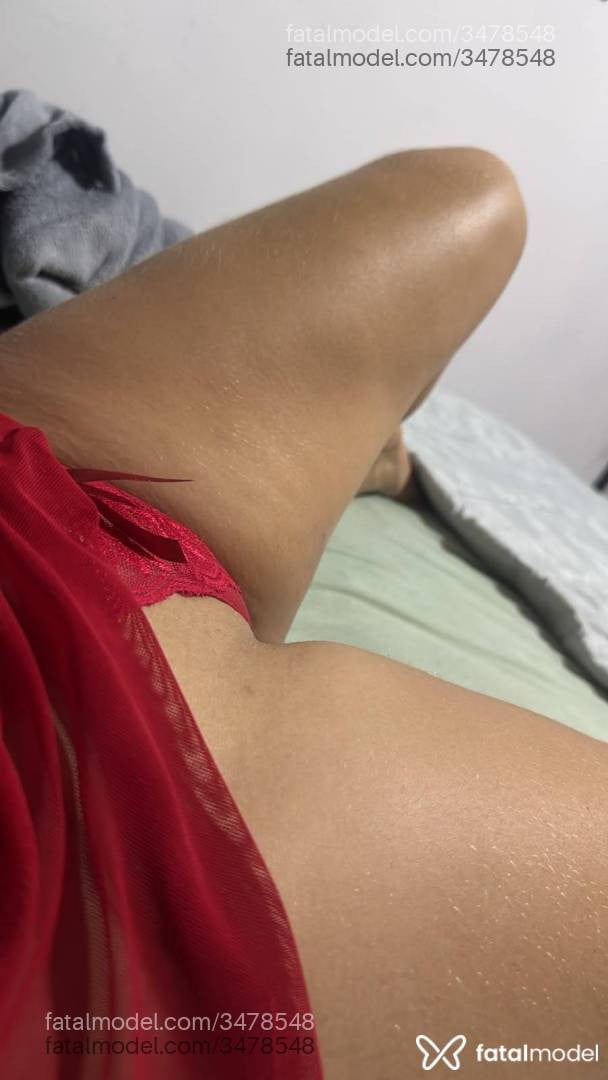 Acompanhante mulher morena (o) de olhos verdes - Kelly Villar