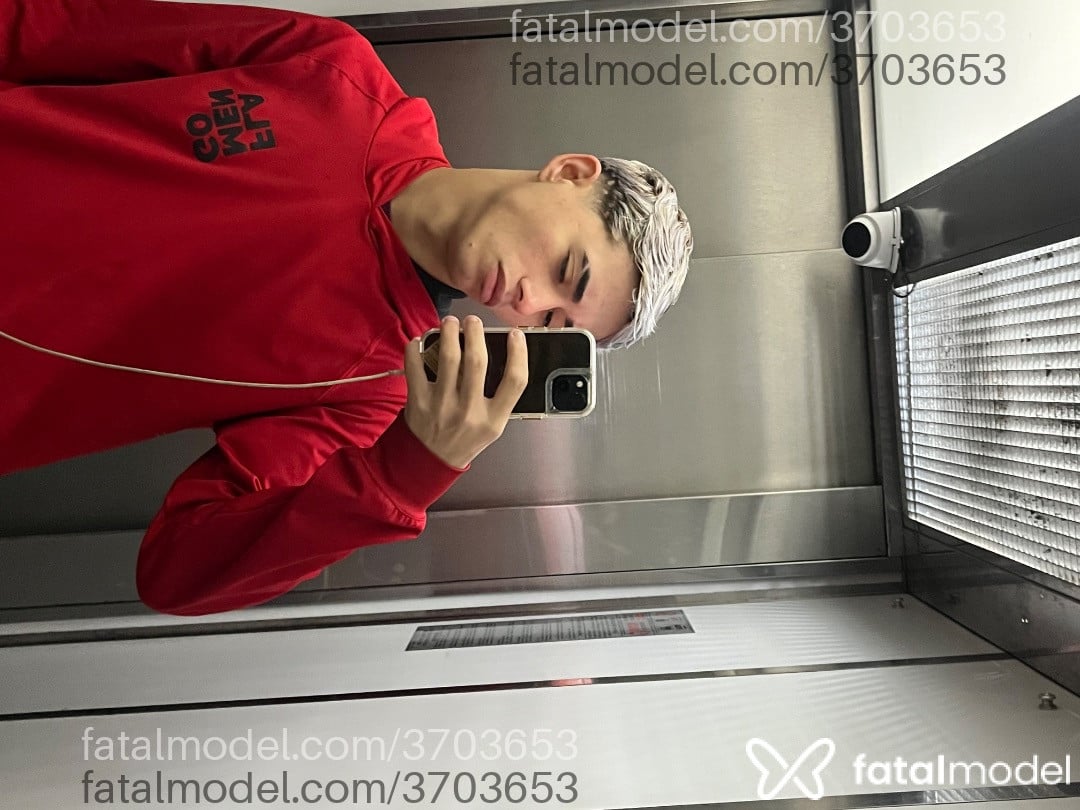 Acompanhante homem com cabelo castanho de olhos castanhos - Ratier