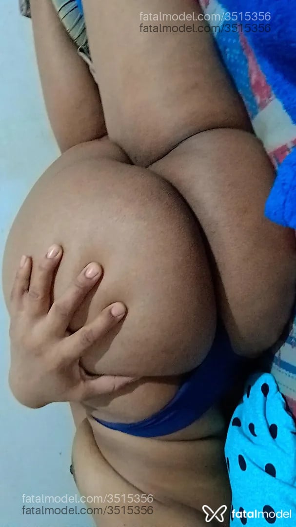 Acompanhante mulher com cabelo castanho de olhos castanhos - Liz Oliveira