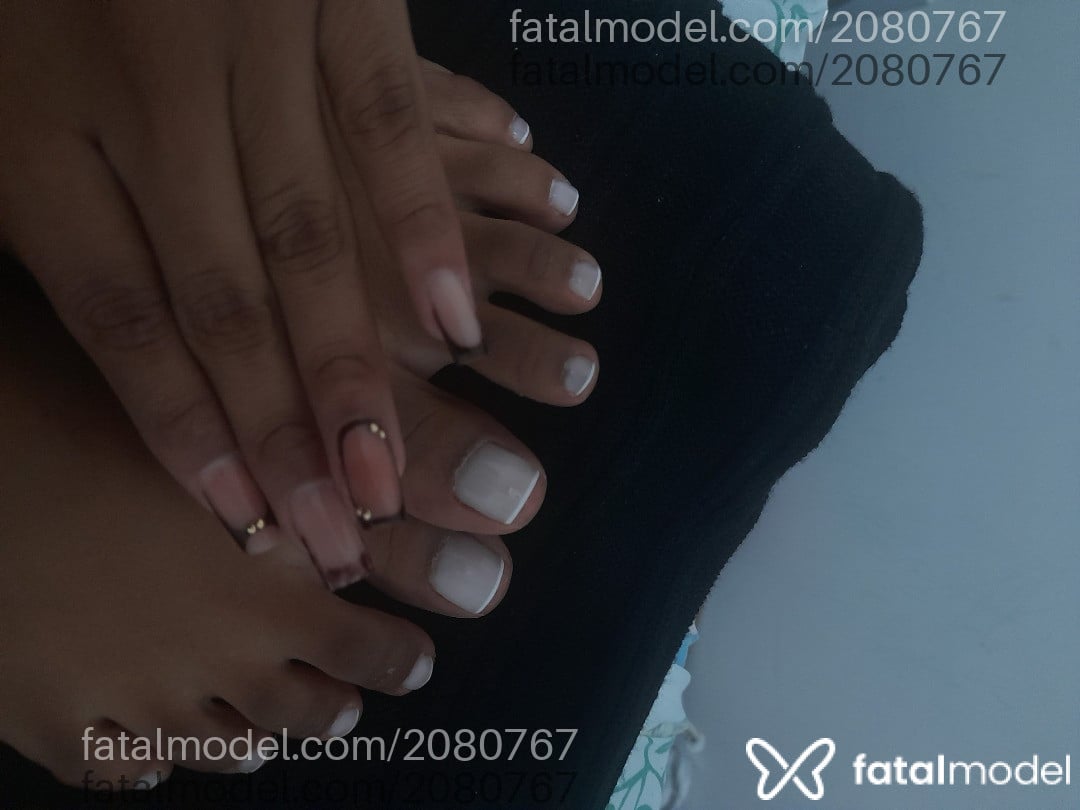 Acompanhante mulher com cabelo castanho de olhos castanhos - Hollybombom