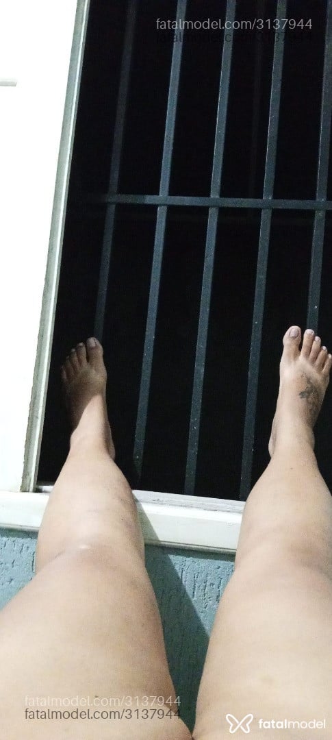 Acompanhante mulher morena (o) de olhos pretos - Bela