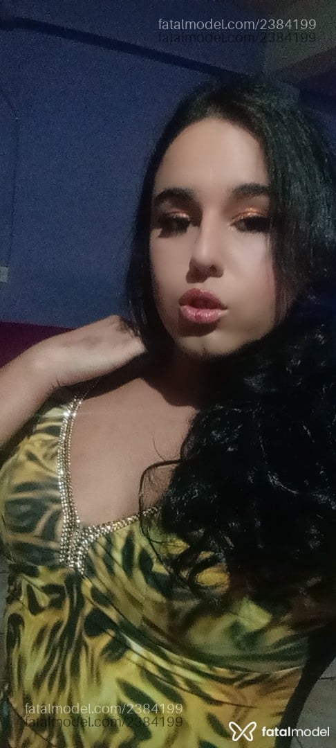 Acompanhante mulher trans morena (o) de olhos pretos - Isis Lima