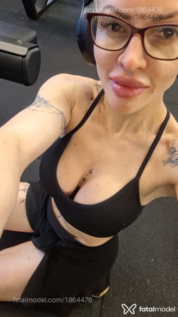 Acompanhante mulher loira (o) de olhos castanhos - Carolina Monroe