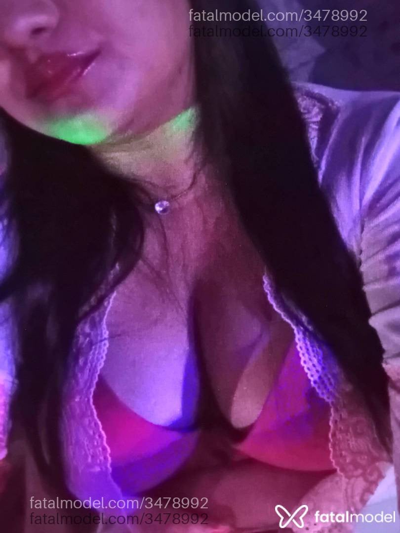 Acompanhante mulher morena (o) de olhos castanhos - Suelen