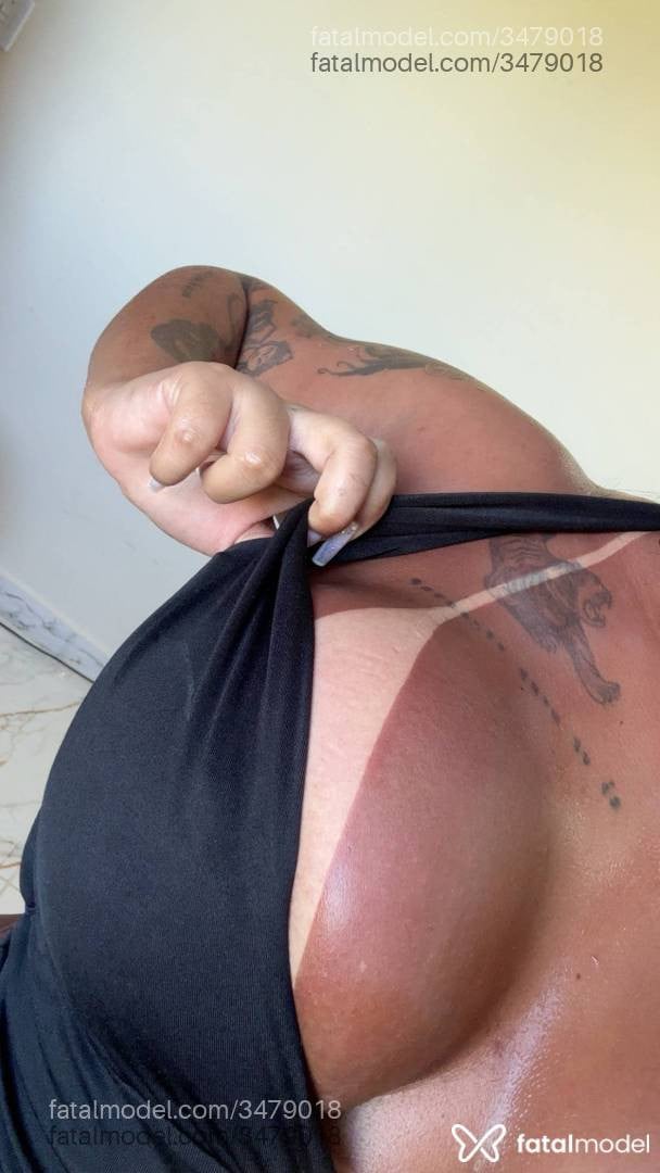 Acompanhante mulher morena (o) de olhos castanhos - Thainá