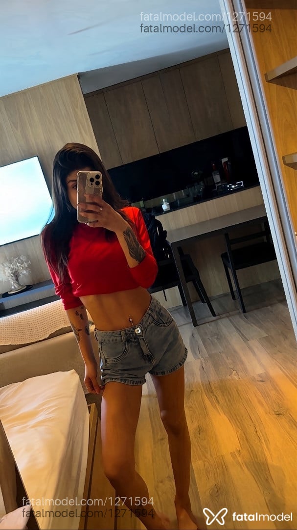 Acompanhante mulher com cabelo castanho de olhos mel - Brunatr