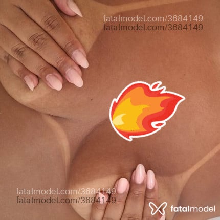 Acompanhante mulher morena (o) de olhos castanhos - Melll