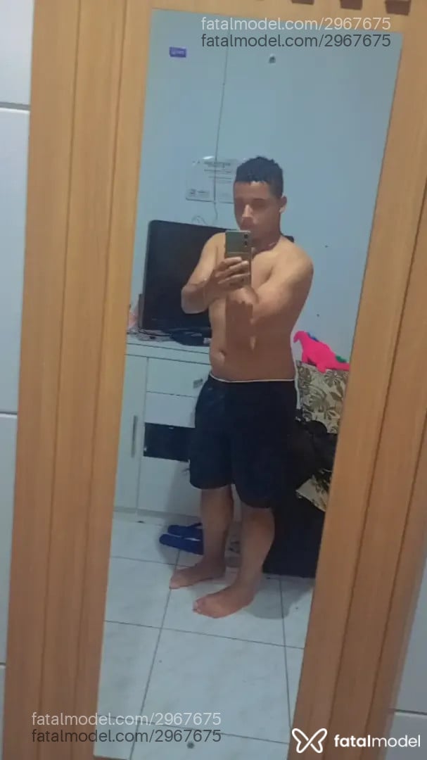 Acompanhante homem morena (o) de olhos castanhos - Iuiz