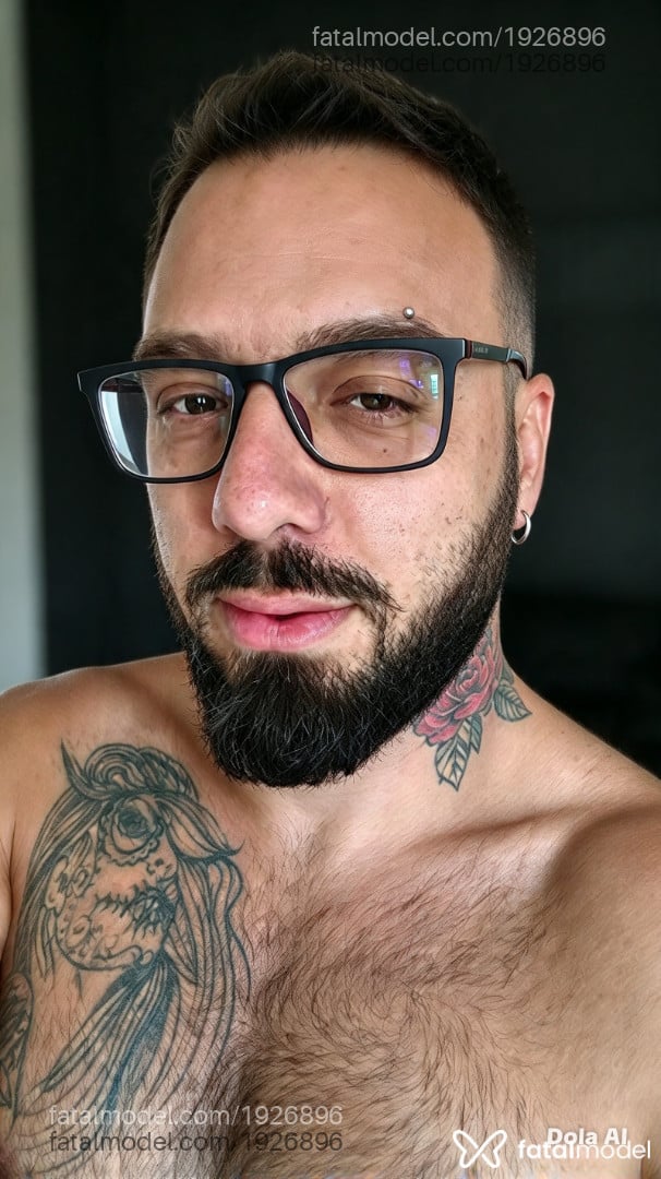 Acompanhante homem com cabelo castanho de olhos castanhos - Lucas Junior