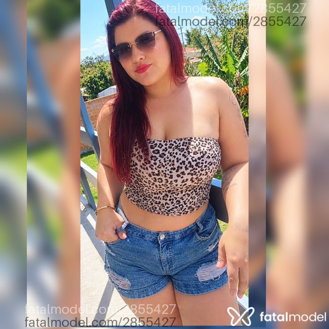 Acompanhante mulher com cabelo castanho de olhos castanhos - Ariel Ferraz