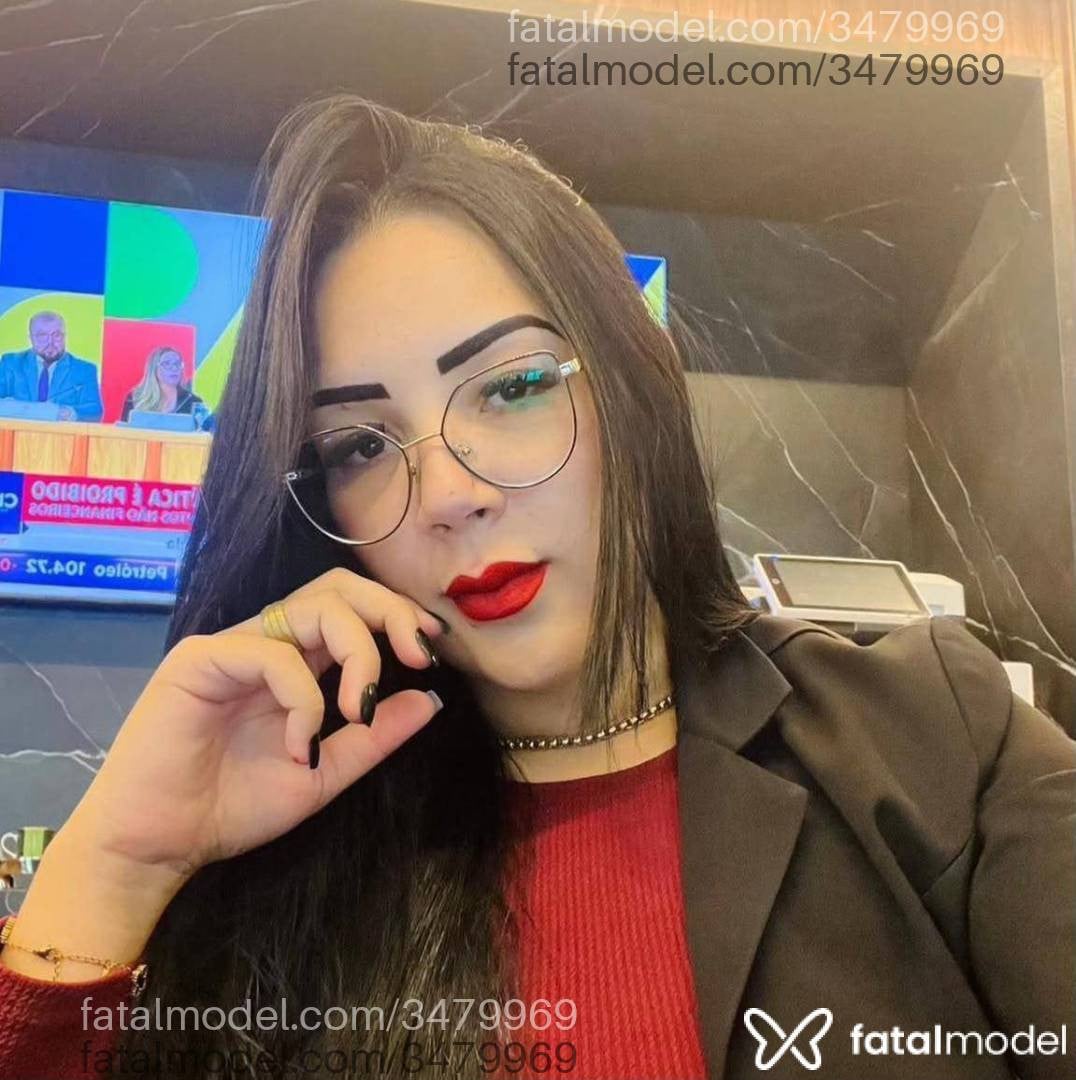 Acompanhante mulher morena (o) de olhos castanhos - Laura