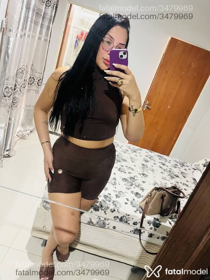 Acompanhante mulher morena (o) de olhos castanhos - Laura