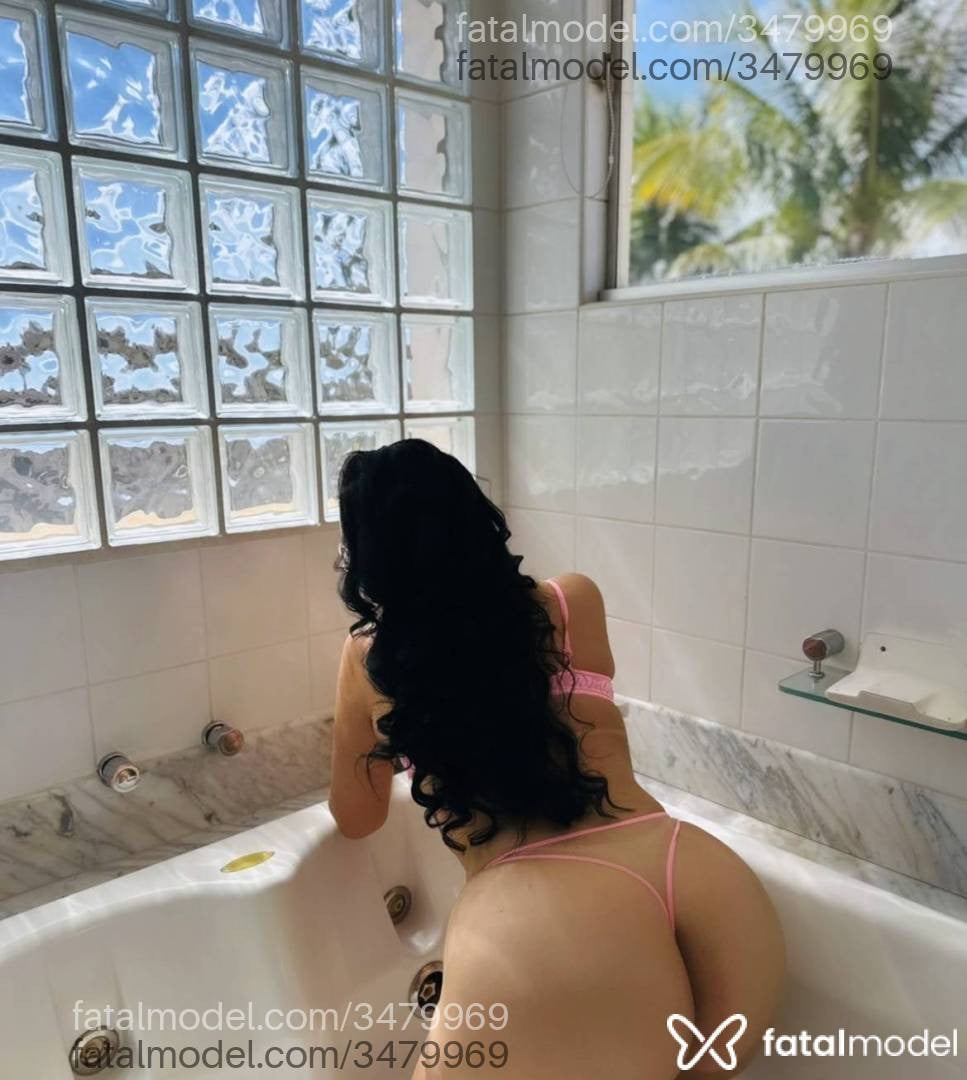 Acompanhante mulher morena (o) de olhos castanhos - Laura