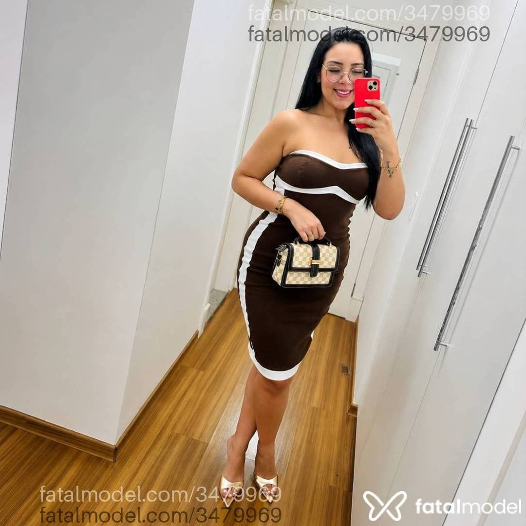 Acompanhante mulher morena (o) de olhos castanhos - Laura