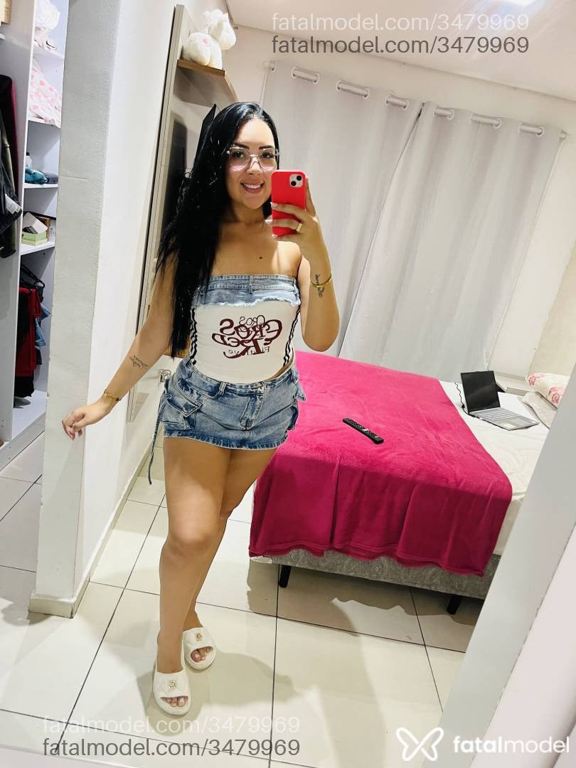 Acompanhante mulher morena (o) de olhos castanhos - Laura