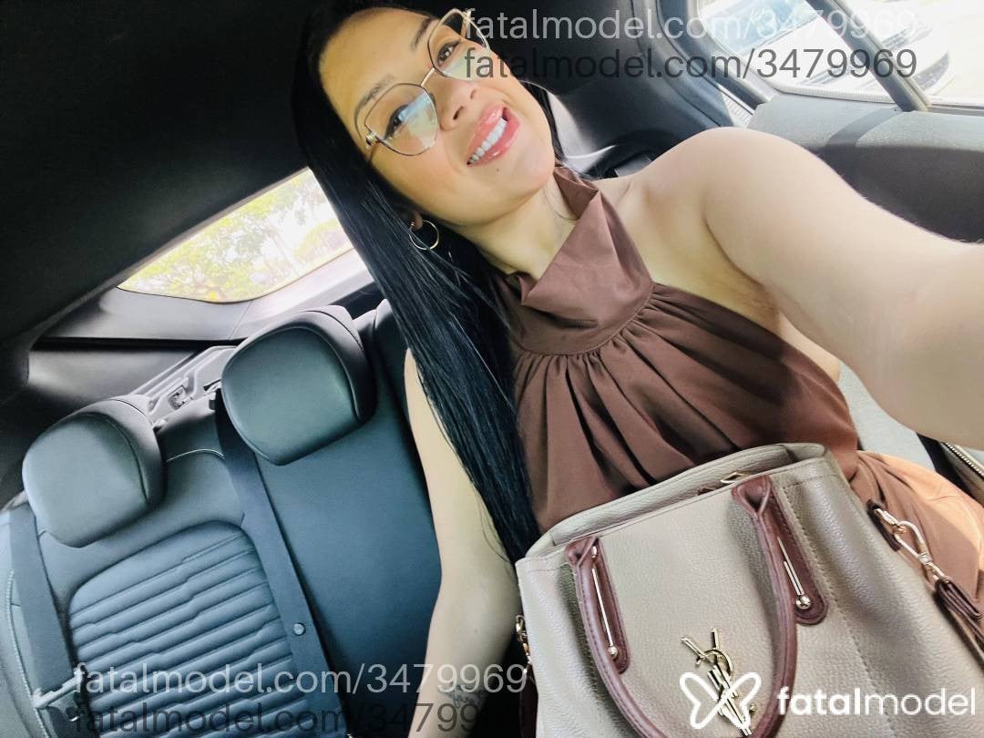 Acompanhante mulher morena (o) de olhos castanhos - Laura