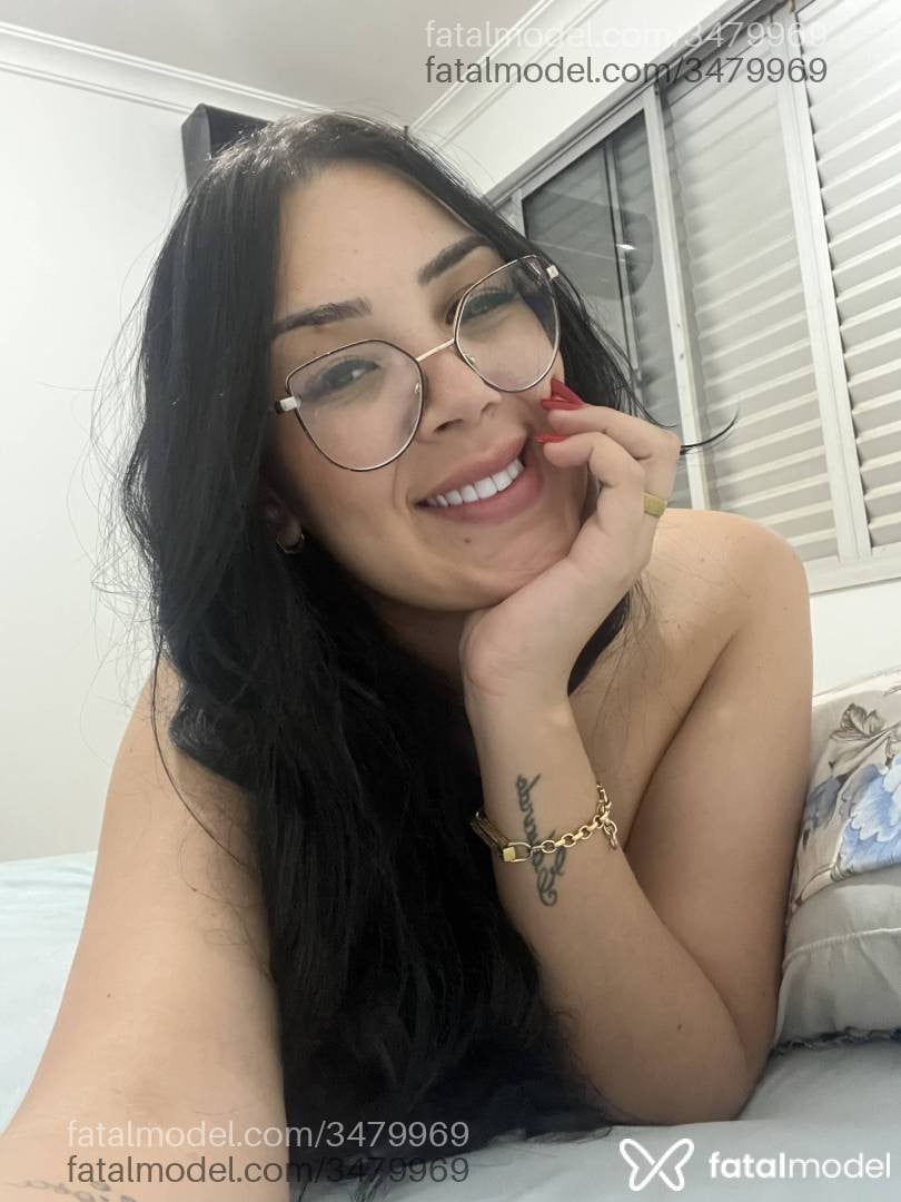 Acompanhante mulher morena (o) de olhos castanhos - Laura
