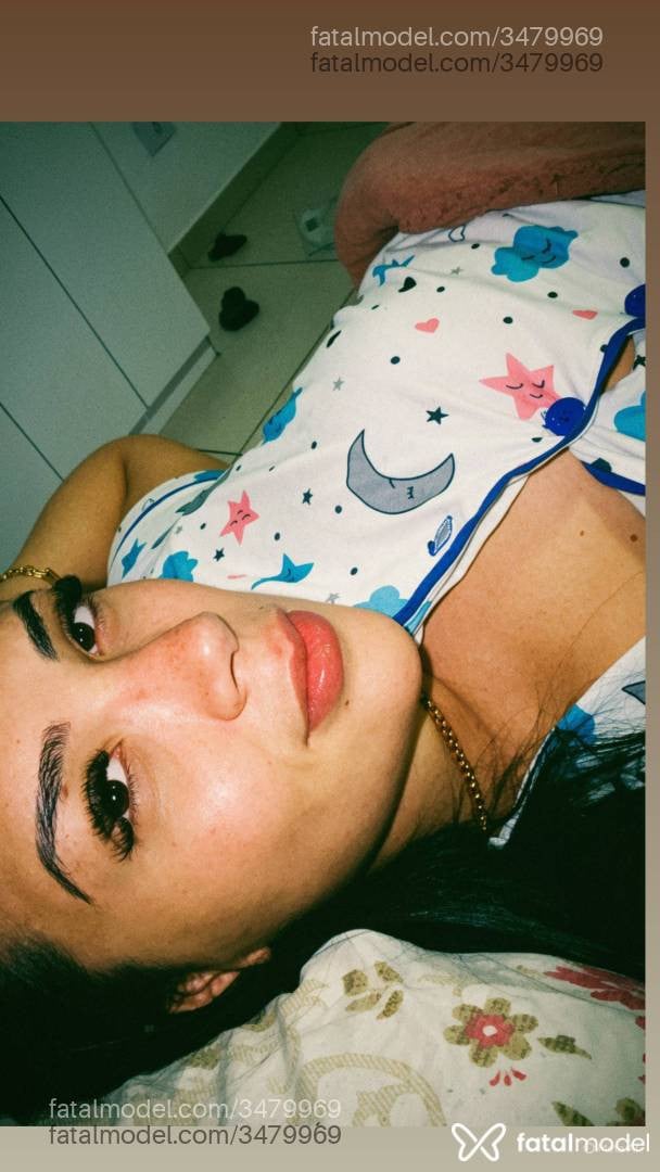 Acompanhante mulher morena (o) de olhos castanhos - Laura